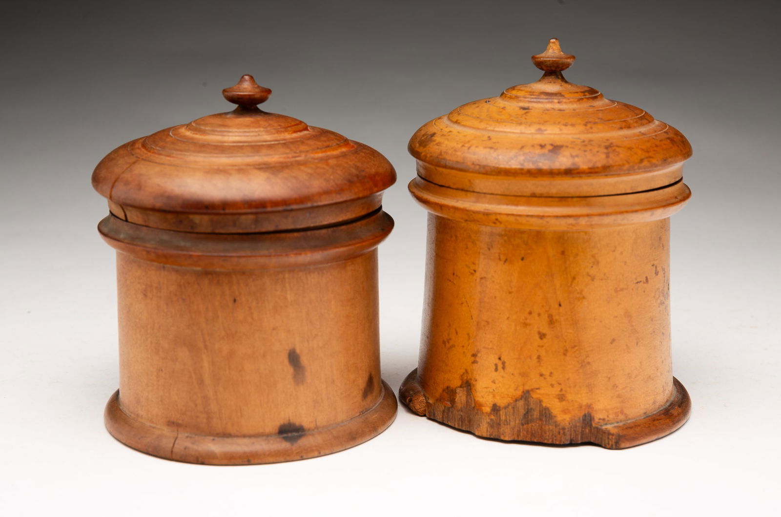 TWO PEASEWARE LIDDED JARS. (1 of 3)