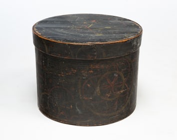 LARGE AMERICAN PAINT-DECORATED BENTWOOD BAND BOX.