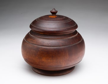 PEASEWARE LIDDED CONTAINER.