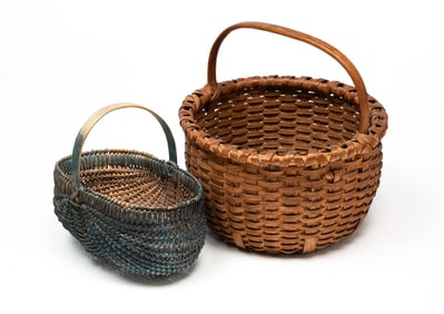 AMERICAN BLUE-PAINTED BUTTOCKS BASKET AND A LARGE SPLINT BASKET WITH HANDLE.