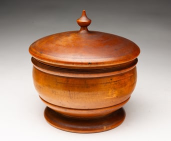 AMERICAN PEASEWARE LIDDED JAR.