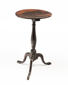 AMERICAN QUEEN ANNE MAHOGANY CANDLESTAND.