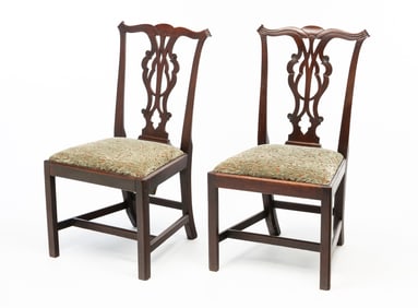PAIR OF AMERICAN CHIPPENDALE MAHOGANY SIDE CHAIRS.