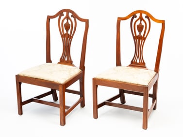 PAIR OF GEORGE III MAHOGANY SIDE CHAIRS.