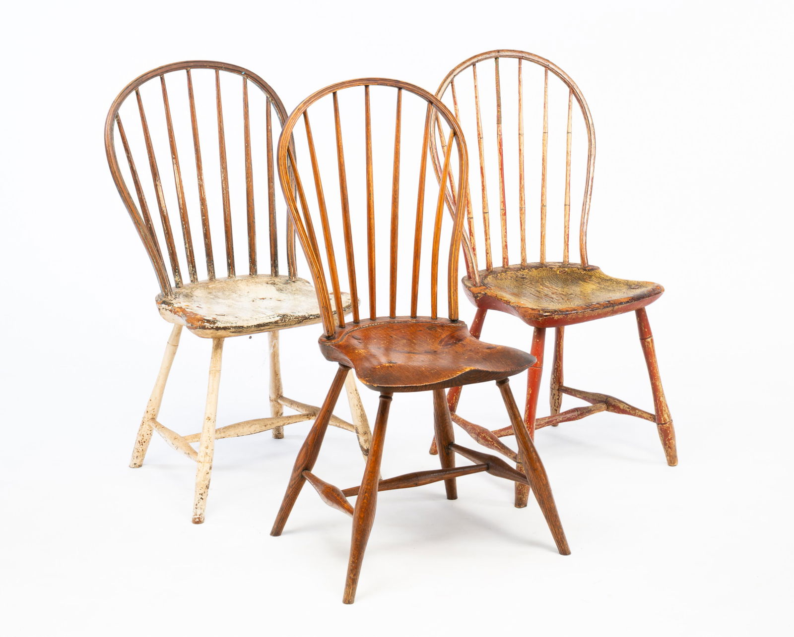 THREE AMERICAN BOWBACK WINDSOR SIDE CHAIRS. (1 of 6)