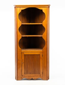 AMERICAN POPLAR OPEN-TOP CORNER CUPBOARD.