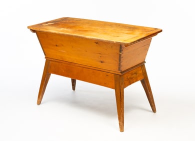 AMERICAN HEPPLEWHITE PINE DOUGH BOX.