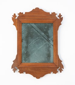 DIMINUTIVE AMERICAN CHIPPENDALE STYLE MAHOGANY MIRROR.