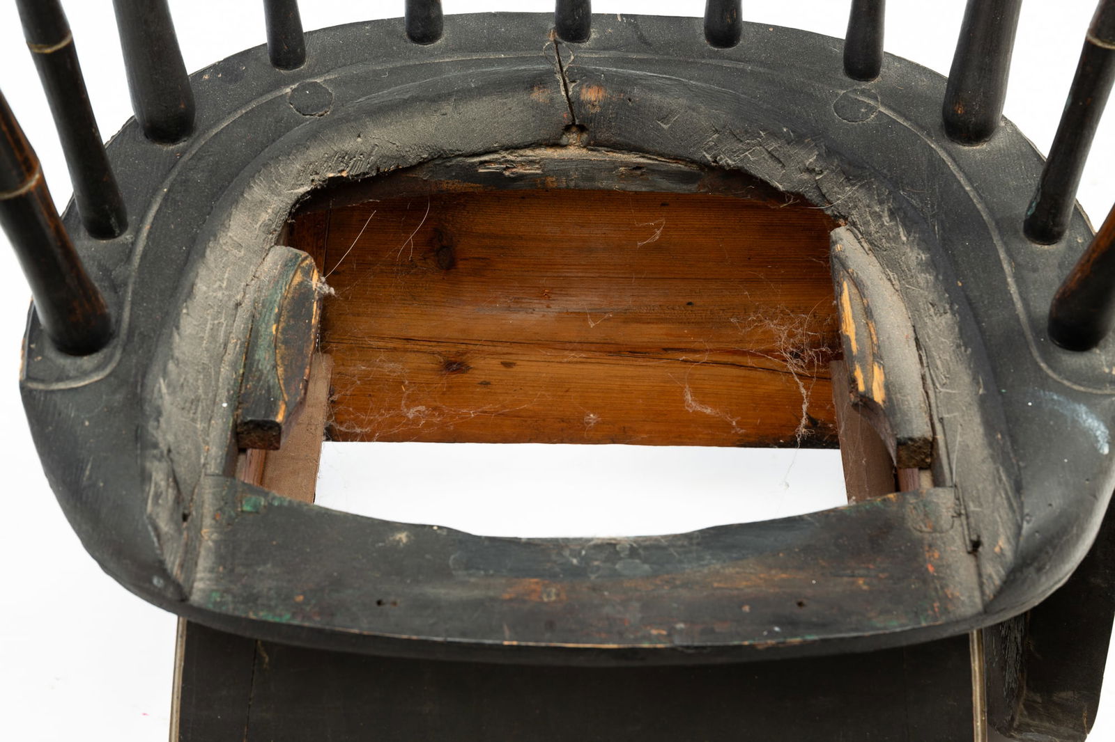 AMERICAN EBONIZED ROD-BACK WINDSOR COMMODE CHAIR. - 3