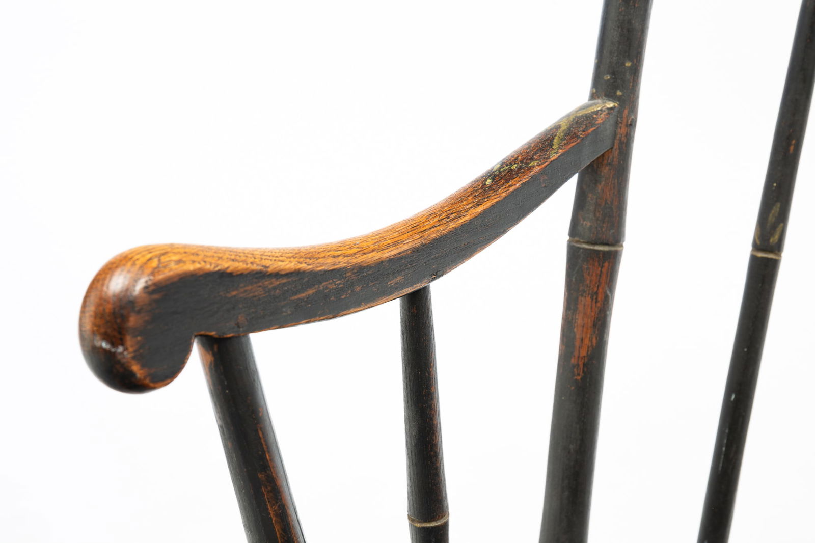 AMERICAN EBONIZED ROD-BACK WINDSOR COMMODE CHAIR. - 4