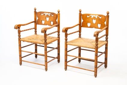 PAIR OF AMERICAN WILLIAM AND MARY STYLE MAPLE ARMCHAIRS.