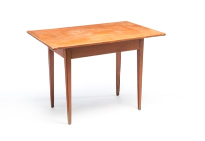 AMERICAN HEPPLEWHITE RED-PAINTED TAVERN TABLE.
