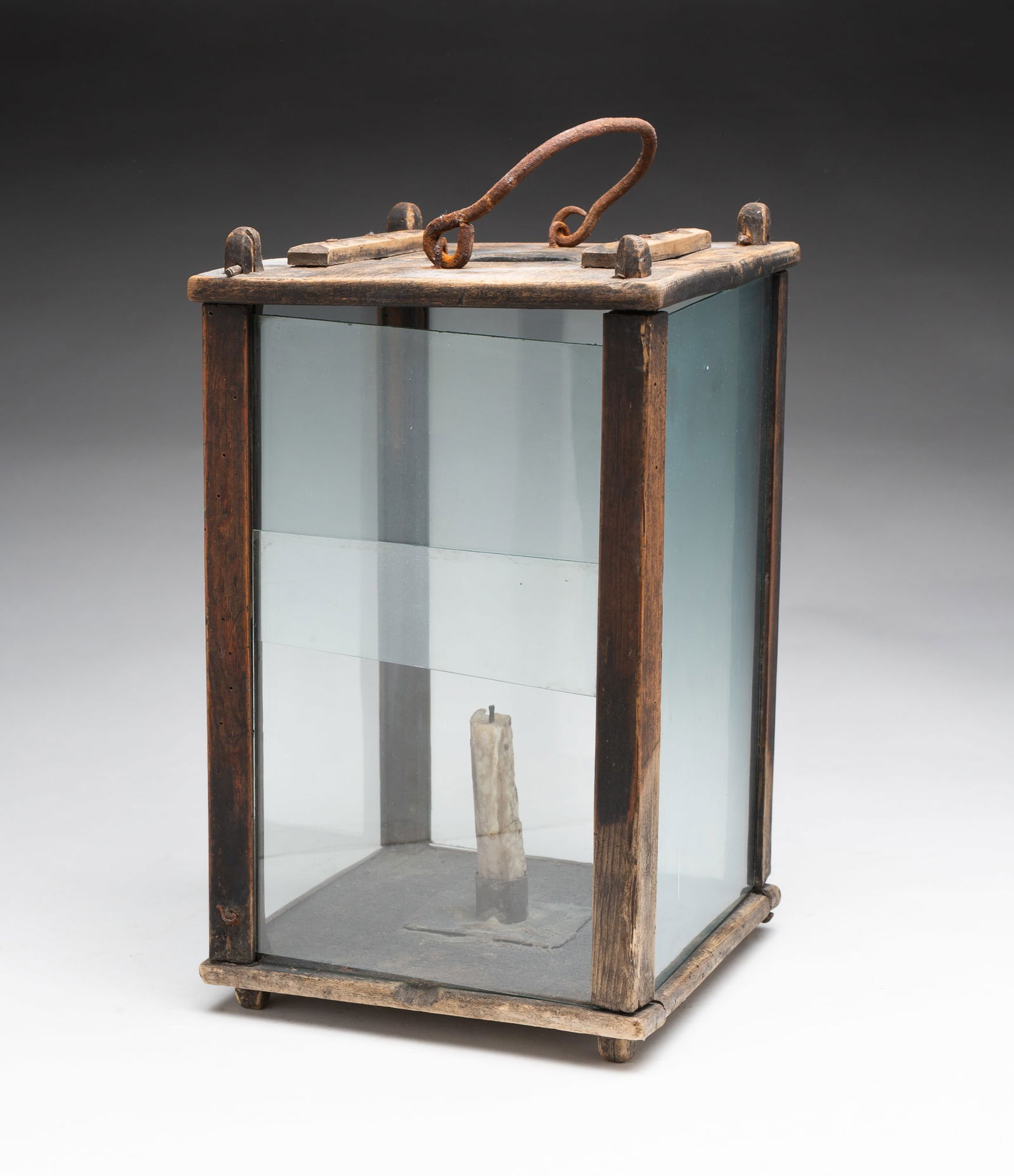 AMERICAN PINE BARN LANTERN. - 2