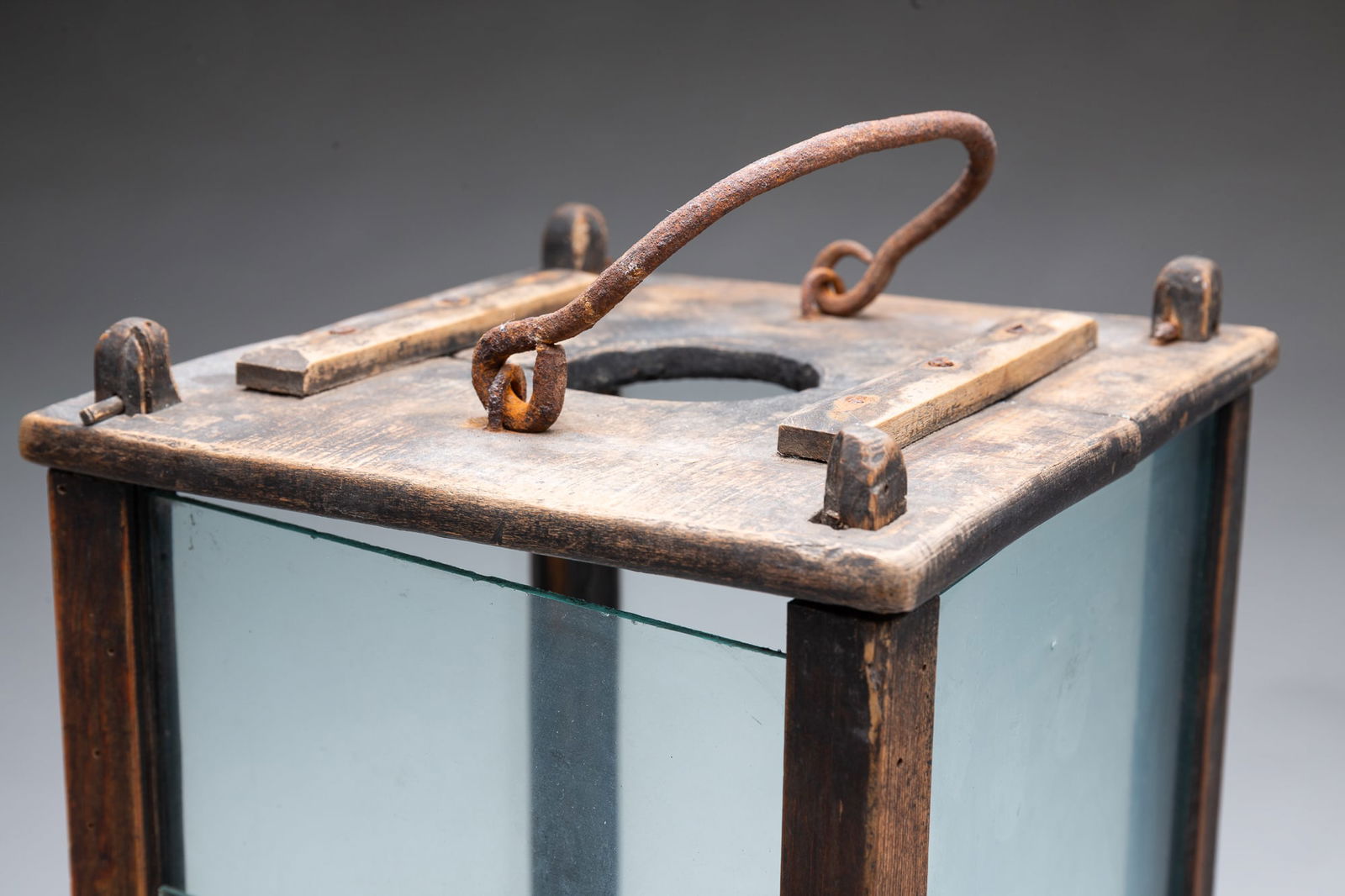 AMERICAN PINE BARN LANTERN. - 3