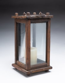 AMERICAN PINE BARN LANTERN.