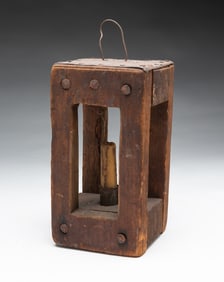 AMERICAN WOOD CANDLE LANTERN.