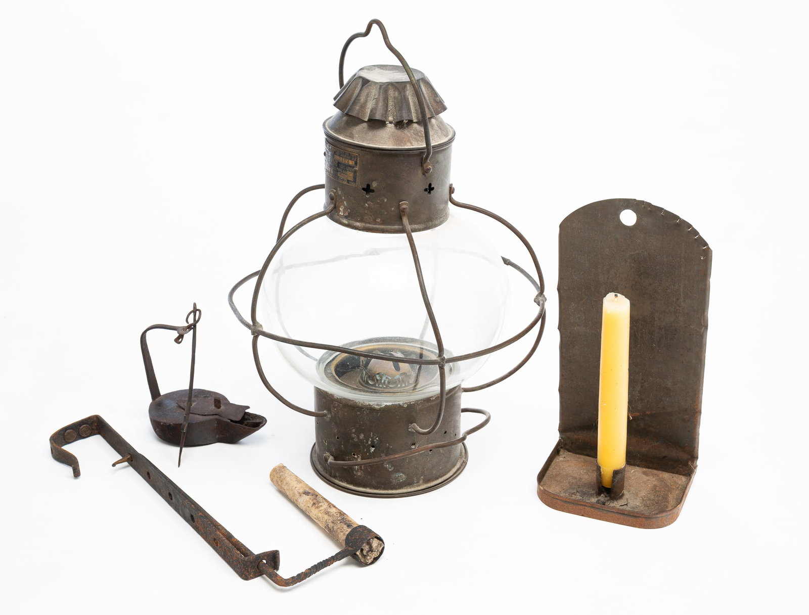 COLLECTION OF FOUR EARLY LIGHTING ITEMS. (1 of 5)