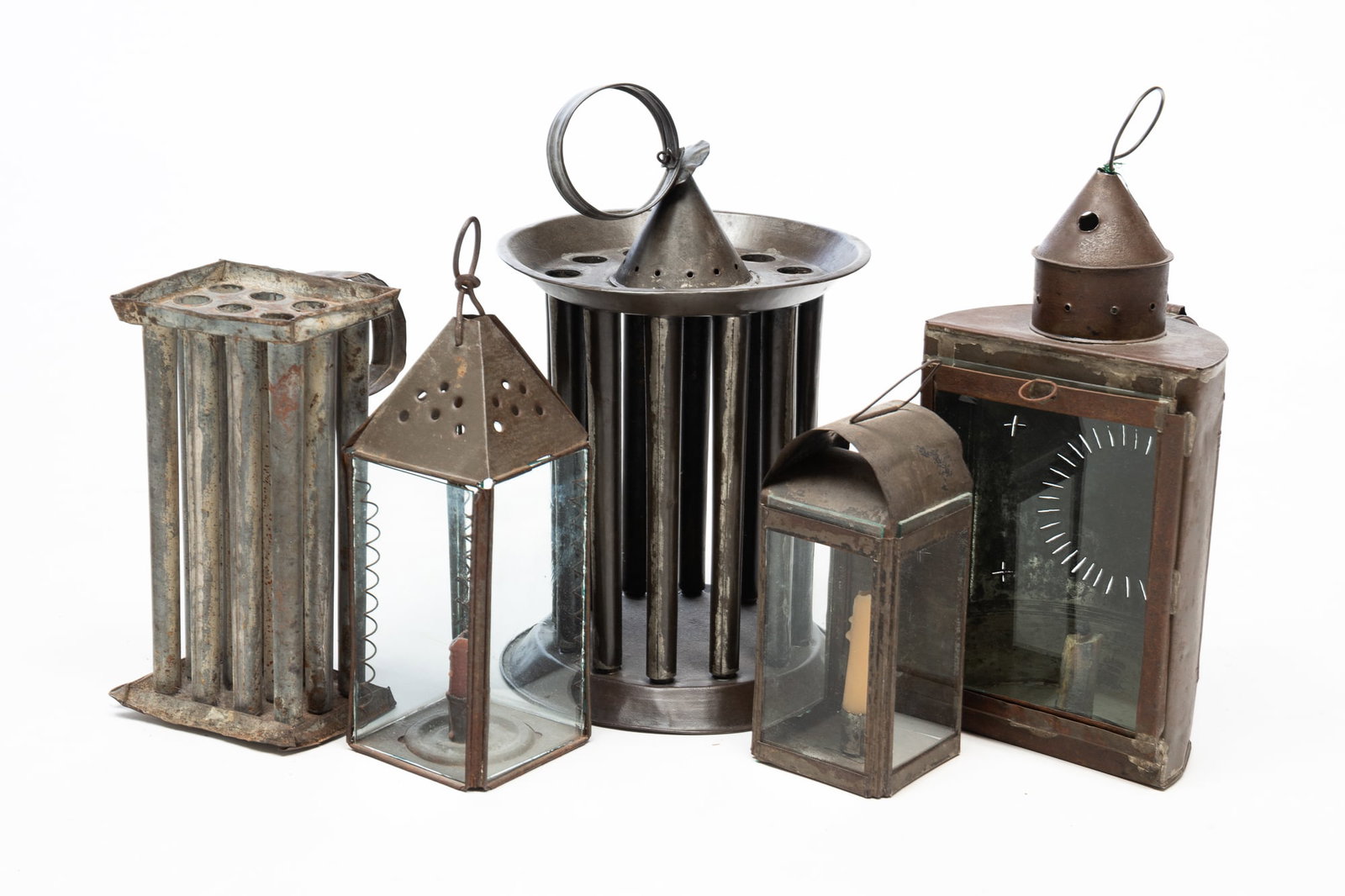COLLECTION OF FIVE AMERICAN LANTERNS AND CANDLE MOLDS. (1 of 4)