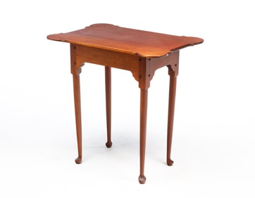 DAVID T. SMITH & CO. (MORROW, OHIO) QUEEN ANNE STYLE WALNUT PORRINGER-TOP TEA TABLE.