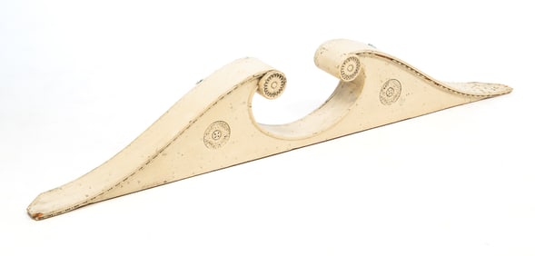 AMERICAN FEDERAL STYLE CREAM-PAINTED ARCHITECTURAL PEDIMENT.