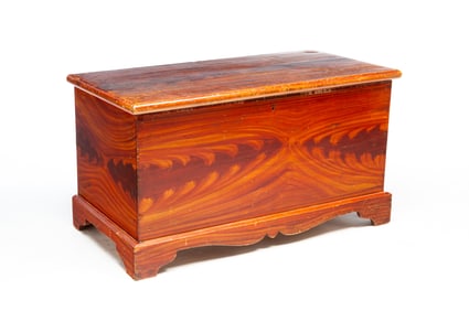 NEW YORK STATE GRAIN-PAINTED PINE BLANKET CHEST.