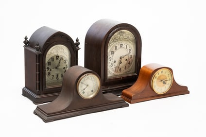 FOUR HERSCHEDE CLOCK CO. (CINCINNATI, OHIO) MANTEL CLOCKS.