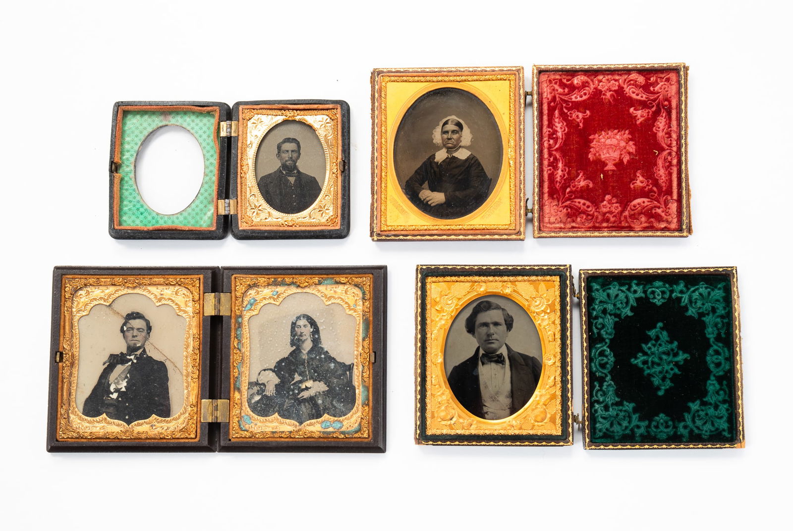 FOUR AMERICAN CASED IMAGES. (1 of 6)