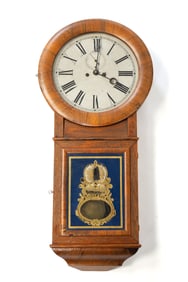 WATERBURYCLOCK CO. (WATERBURY, CONNECTICUT) MAHOGANY REGULATOR WALL CLOCK.
