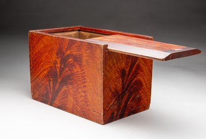 AMERICAN VINEGAR-GRAINED POPLAR SLIDE-LID BOX.