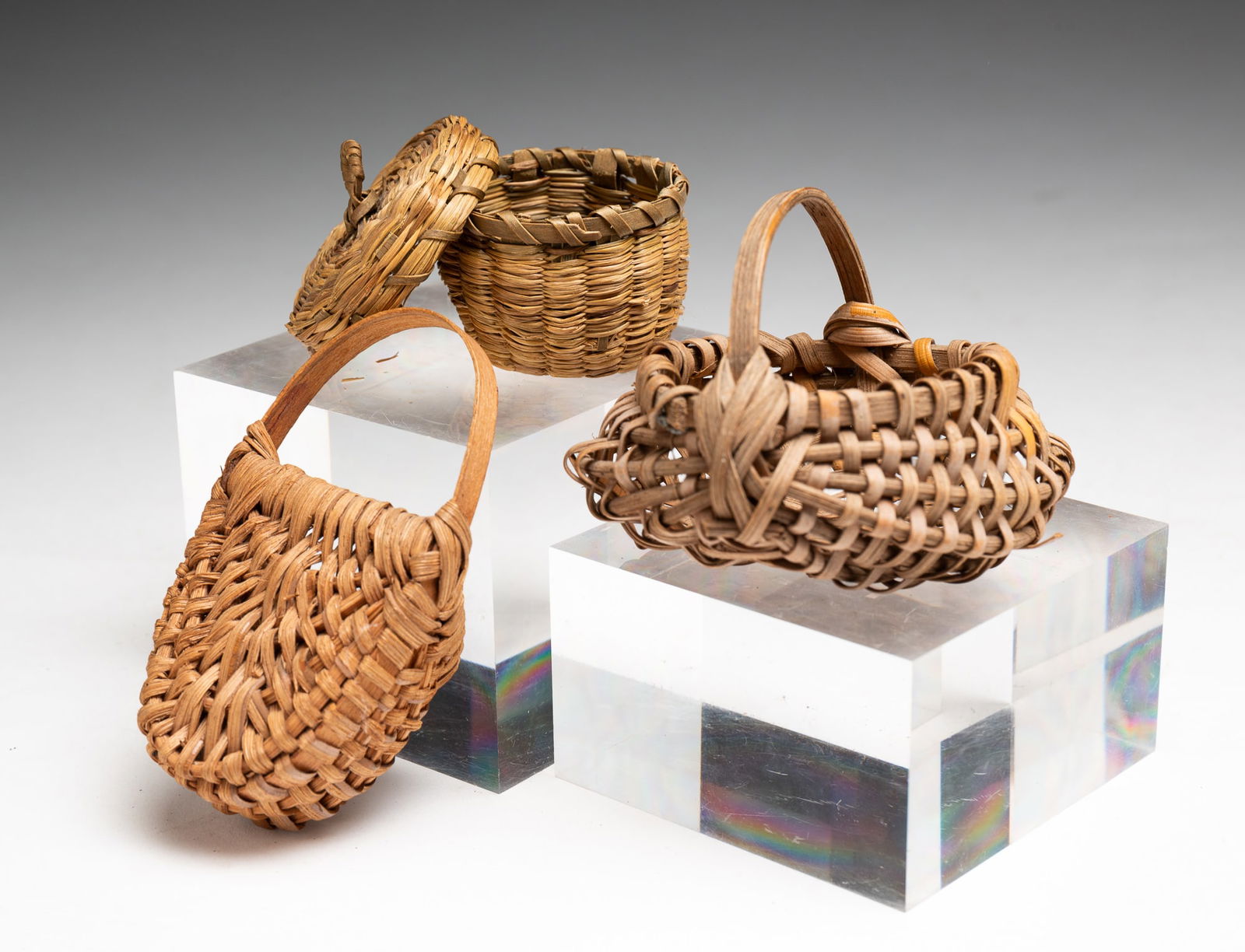 THREE MINIATURE BASKETS. - 2
