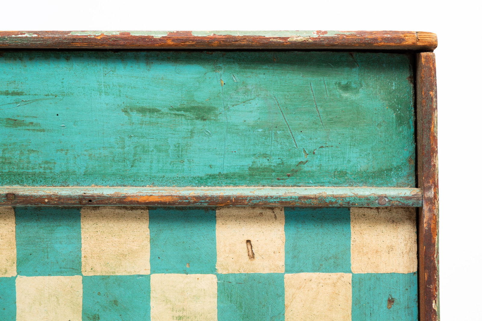 AMERICAN PAINTED PINE GAMEBOARD. - 2