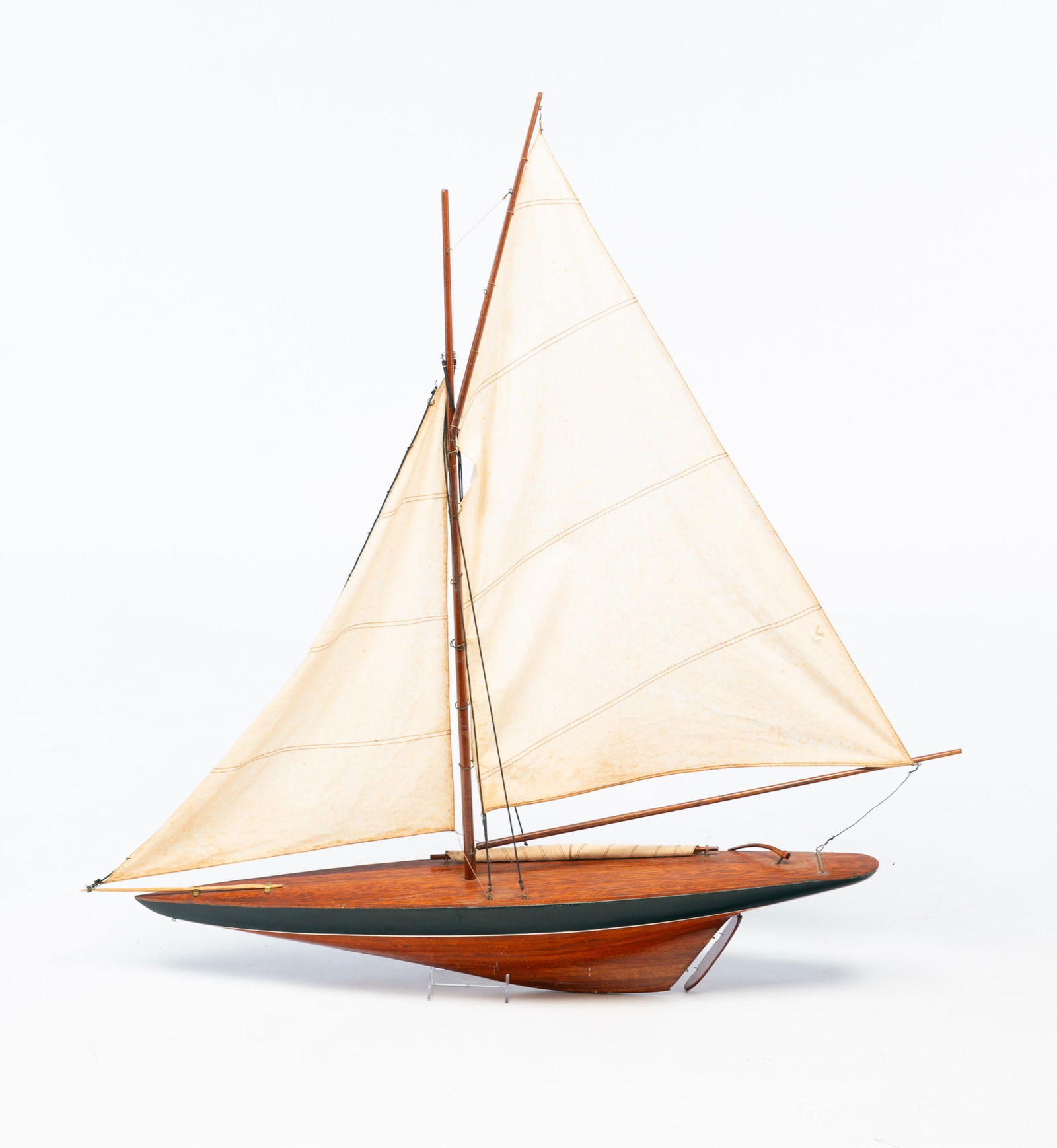 AMERICAN POND SAILBOAT MODEL. - 2
