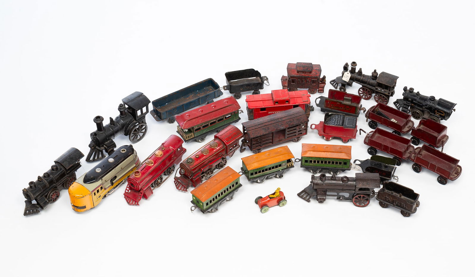 COLLECTION OF AMERICAN TOY LOCOMOTIVES AND ROLLING STOCK. (1 of 7)