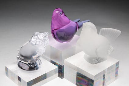 THREE CRYSTAL BIRD FIGURINES, INCL. LALIQUE.