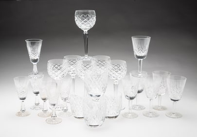 GROUP OF TWENTY-TWO WATERFORD CUT CRYSTAL GLASSES.