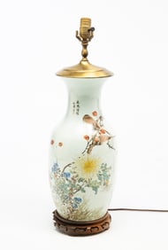 CHINESE PORCELAIN BALUSTER VASE TABLE LAMP.