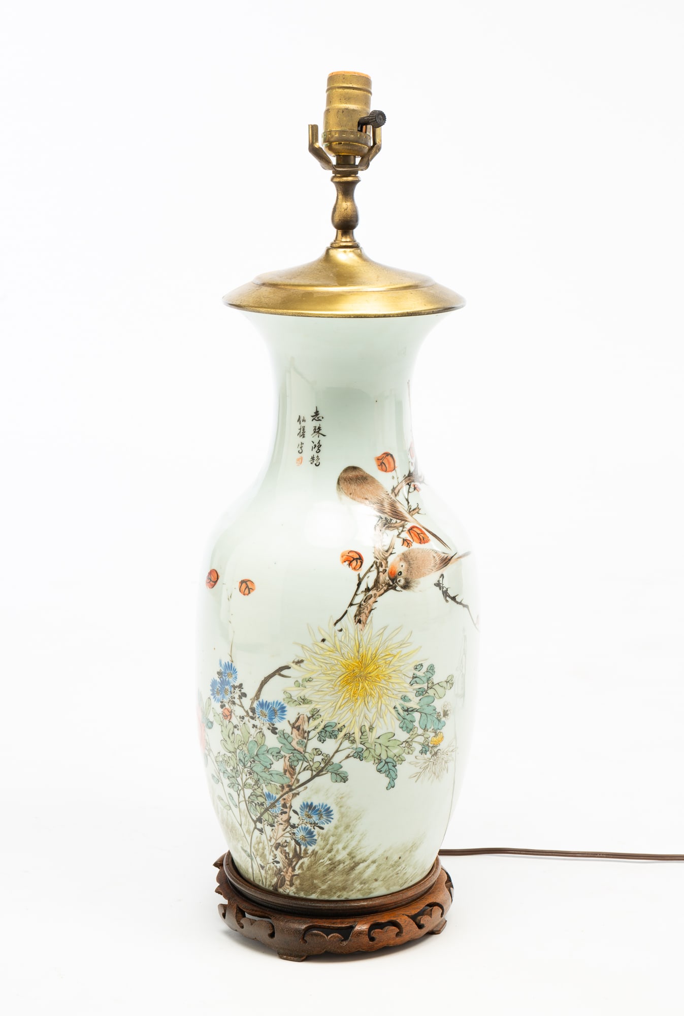 CHINESE PORCELAIN BALUSTER VASE TABLE LAMP. (1 of 7)