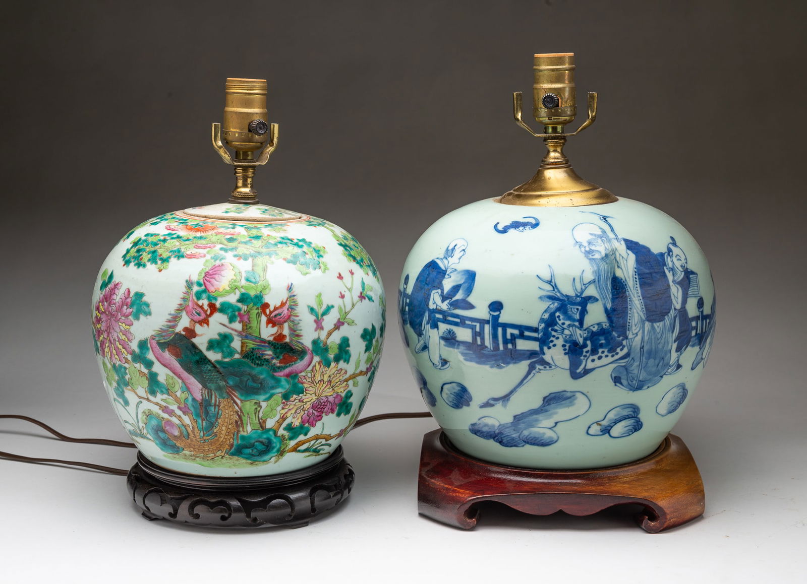 TWO CHINESE PORCELAIN GINGER JAR TABLE LAMPS. (1 of 4)