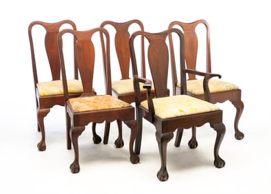 FIVE AMERICAN CHIPPENDALE STYLE MAHOGANY DINING CHAIRS.
