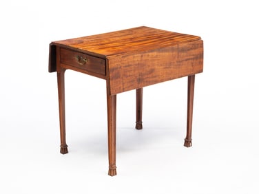 GEORGE III PLUM PUDDING MAHOGANY PEMBROKE TABLE.