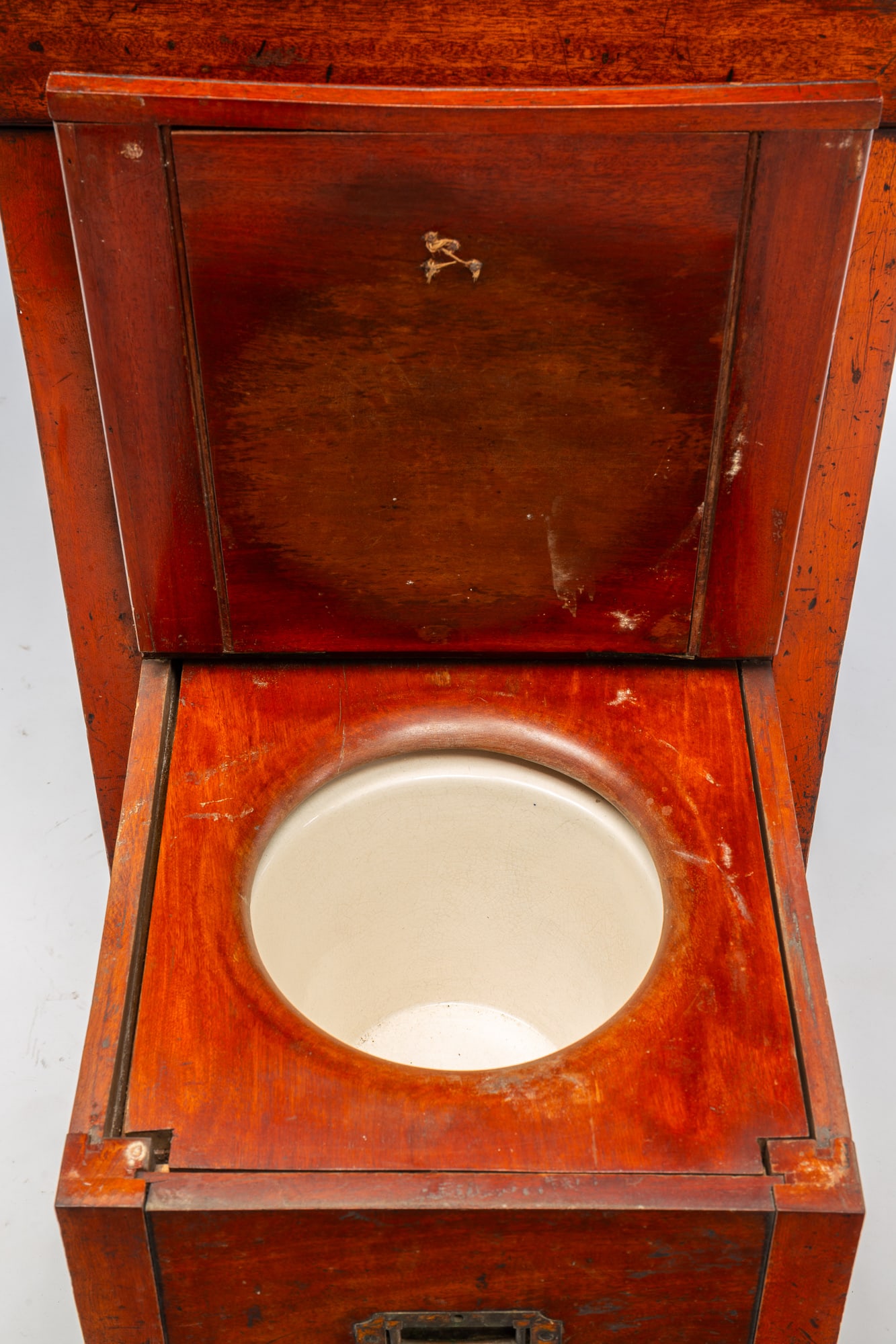 REGENCY MAHOGANY BEDSIDE COMMODE. - 4