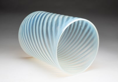 AMERICAN SWIRLED RIBBED OPTIC OPALESCENT GLASS HALL LIGHT SHADE.