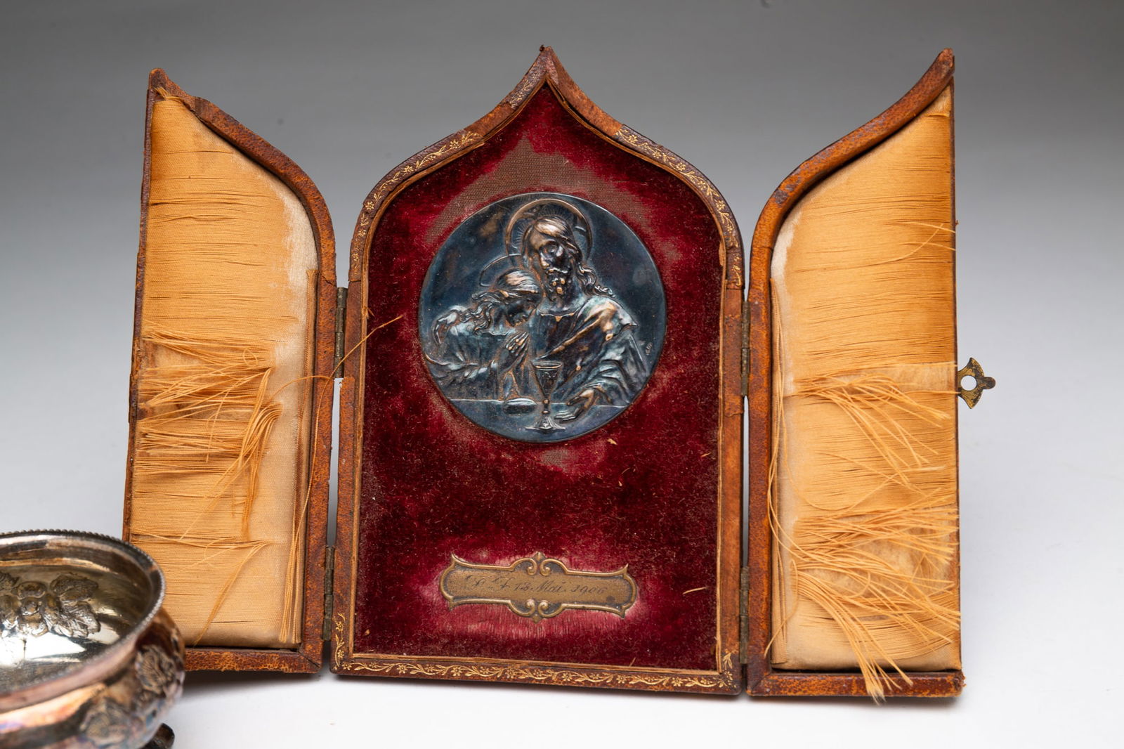 FOUR SILVER PLATED ITEMS. - 4