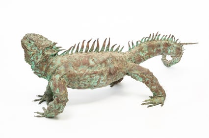 AMERICAN SCHOOL COPPER AND BRASS SCULPTURE OF AN IGUANA.