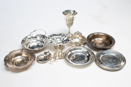 COLLECTION OF STERLING SILVER HOLLOW WARE.