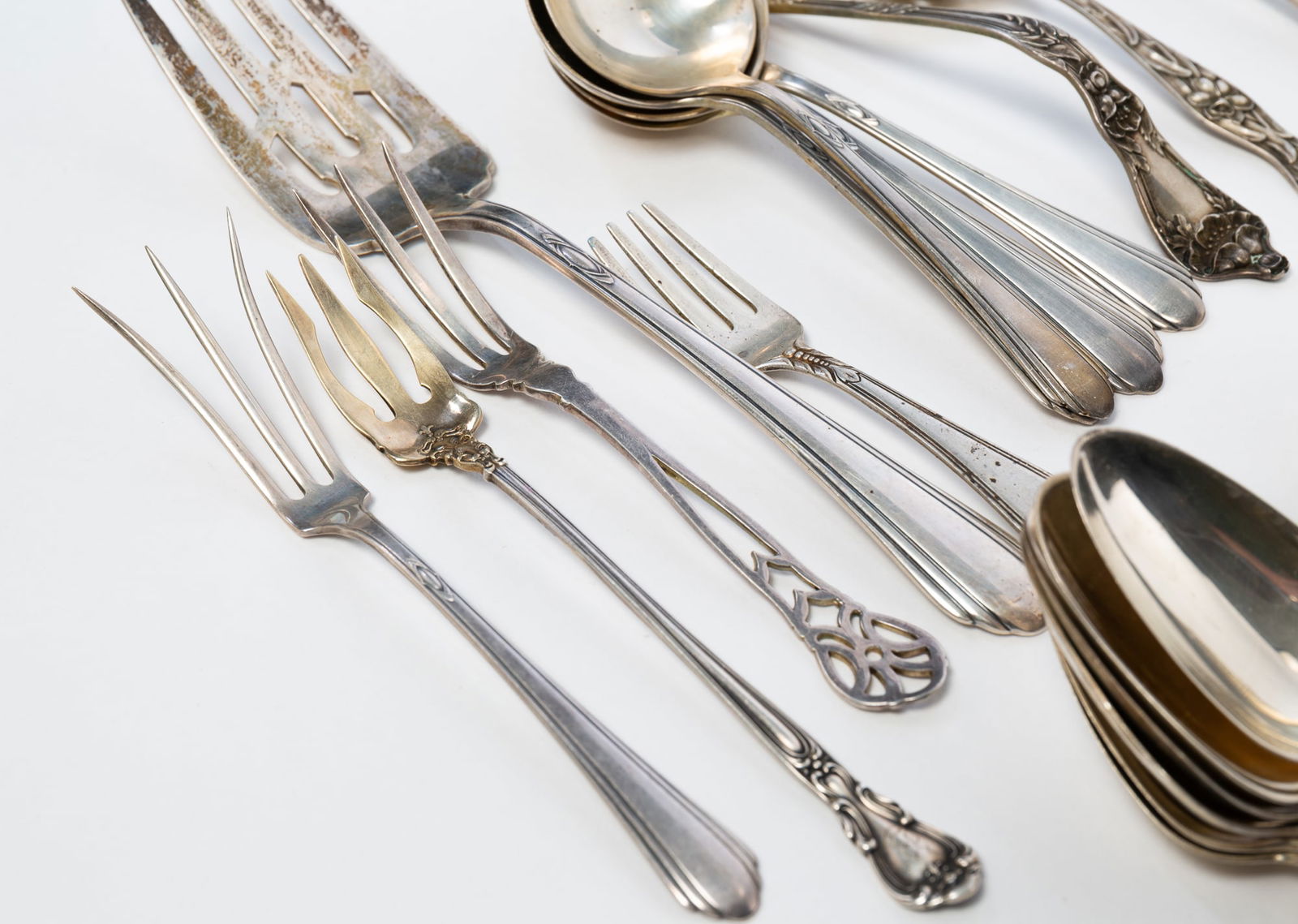 ASSORTED AMERICAN STERLING SILVER FLATWARE. - 5