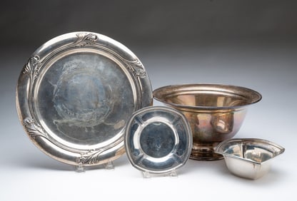 FOUR AMERICAN STERLING SILVER HOLLOW WARE ITEMS.
