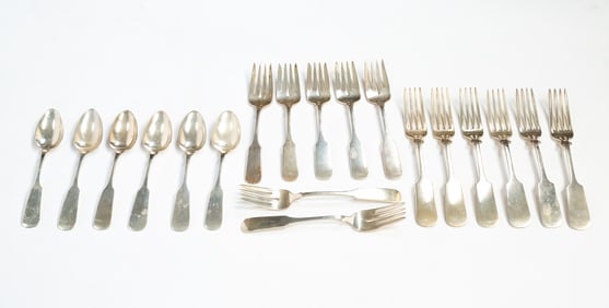GORHAM "OLD ENGLISH TIPT" STERLING SILVER FLATWARE.