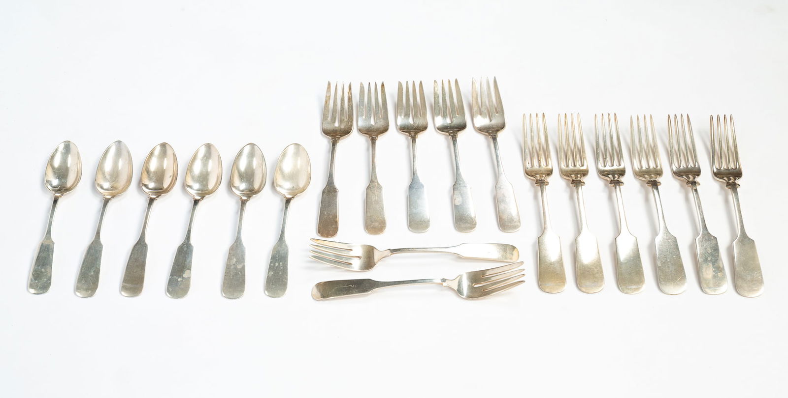 GORHAM "OLD ENGLISH TIPT" STERLING SILVER FLATWARE. (1 of 5)