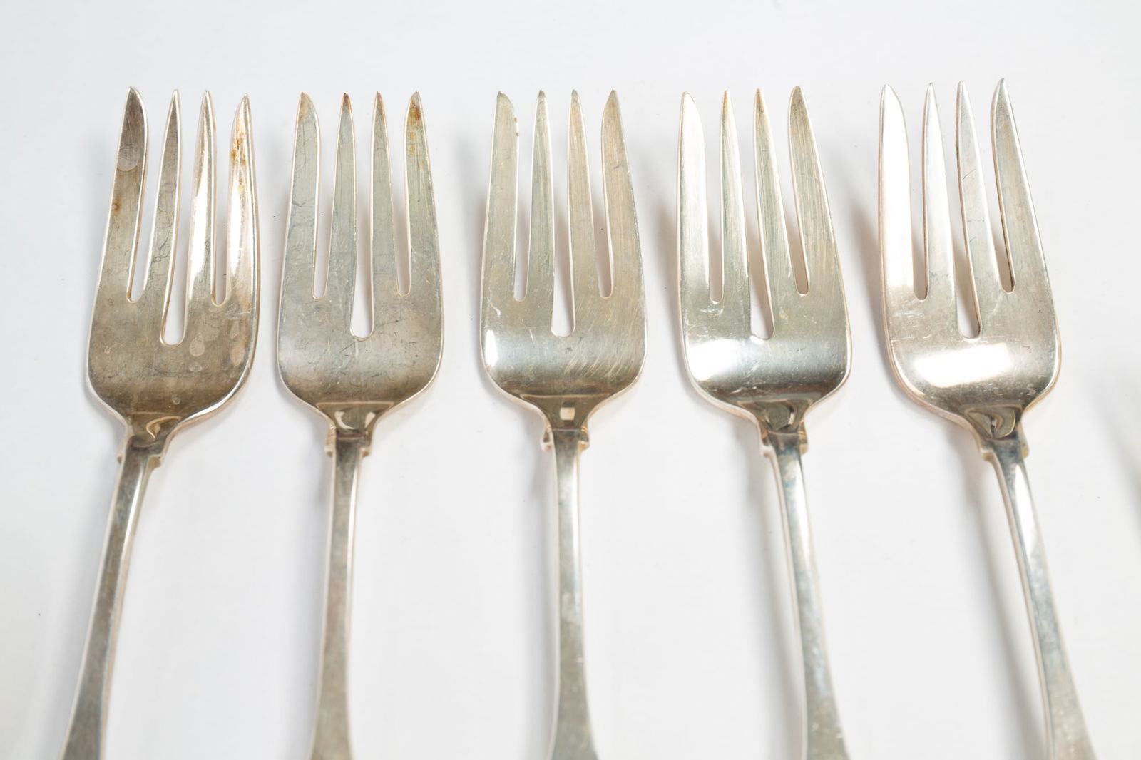 GORHAM "OLD ENGLISH TIPT" STERLING SILVER FLATWARE. - 4